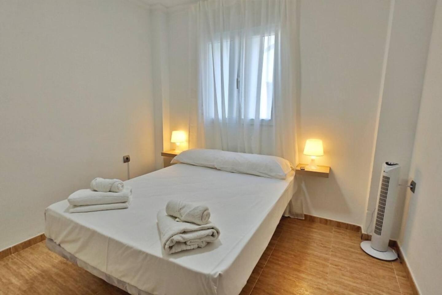 Apartamento Paseo Larios Torre Del Mar Luaran gambar