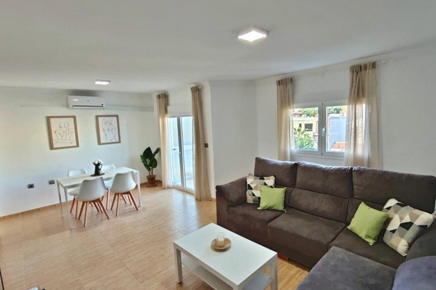 Apartamento Paseo Larios Torre Del Mar Luaran gambar